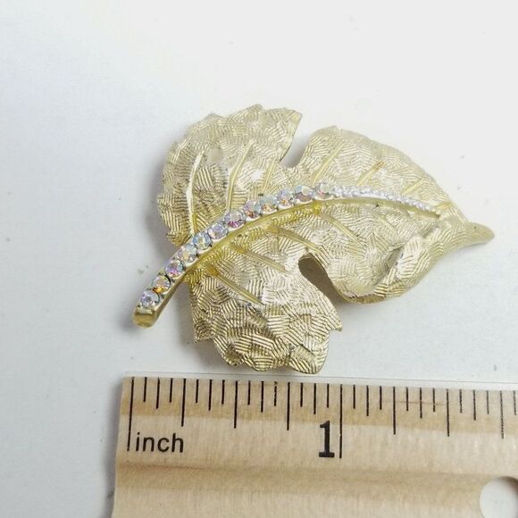 Vintage Gold Tone Leaf Brooch with Rhinestone Stem, Retro Sparkle, Estate - Picture 5 of 7